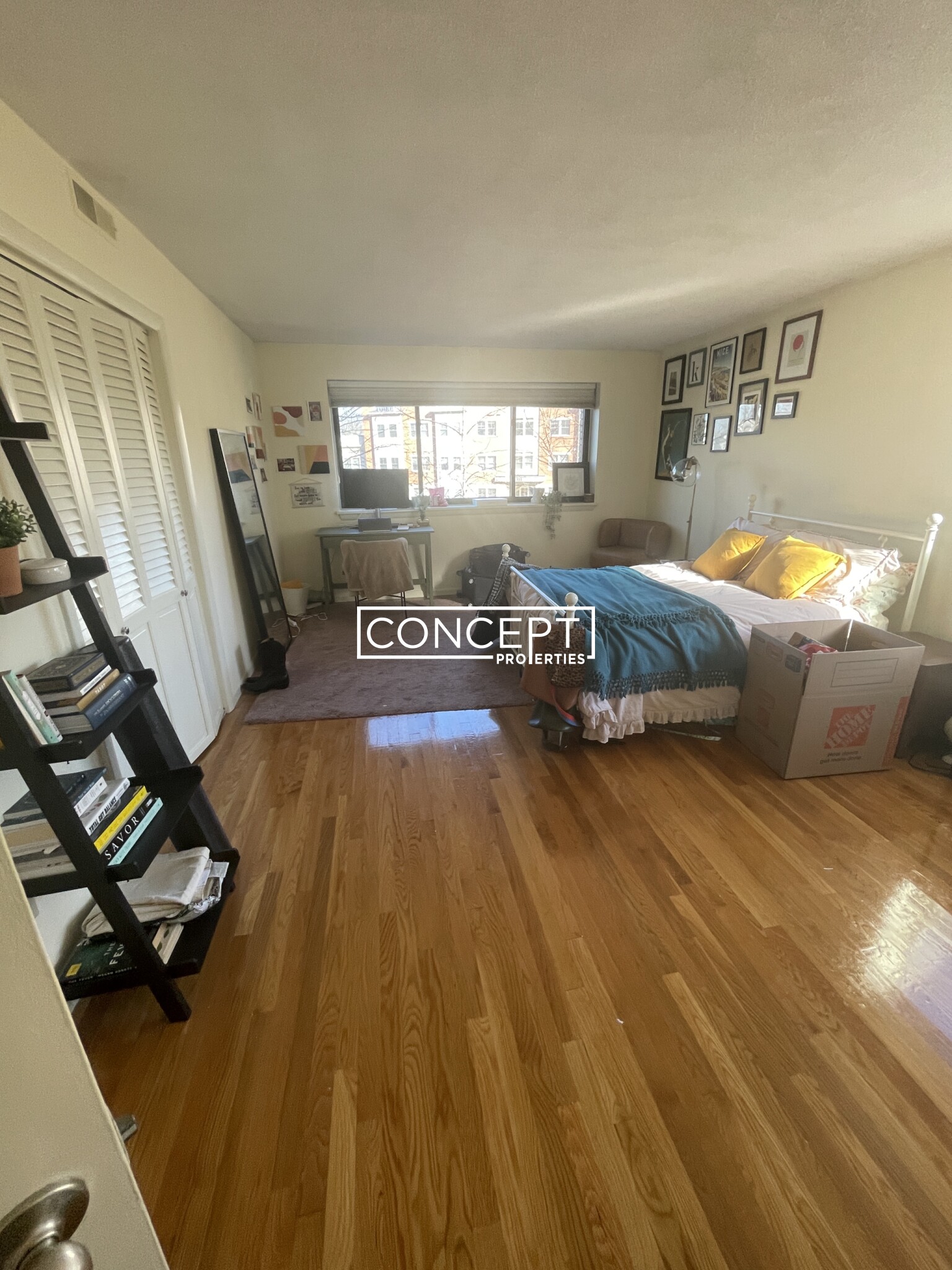 320 Hammond Pond Pkwa, Chestnut Hill