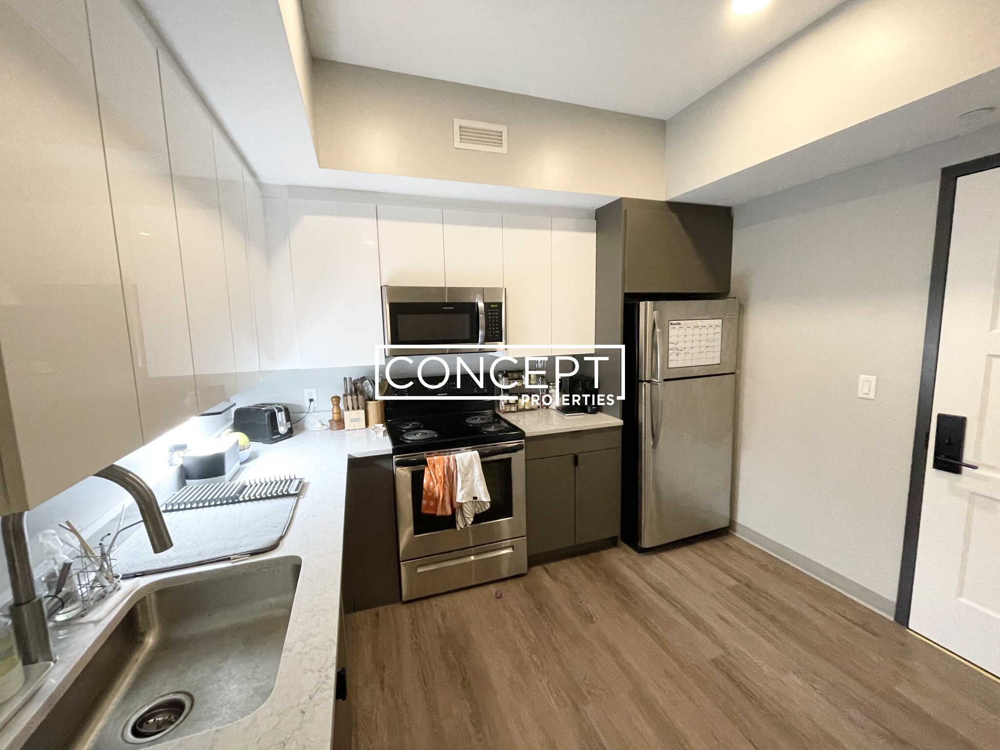 100 Hemenway St, Fenway