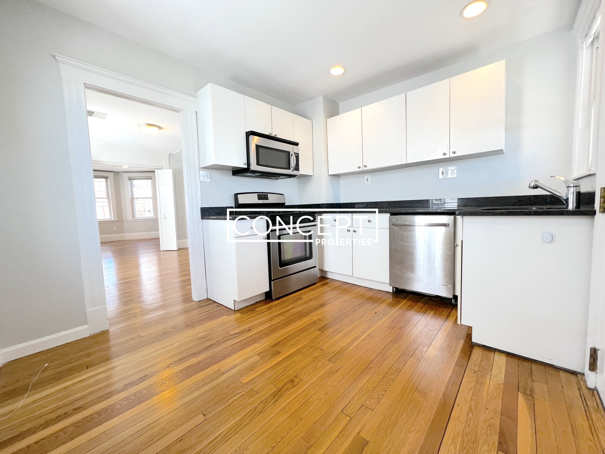 116 Gladstone St, East Boston