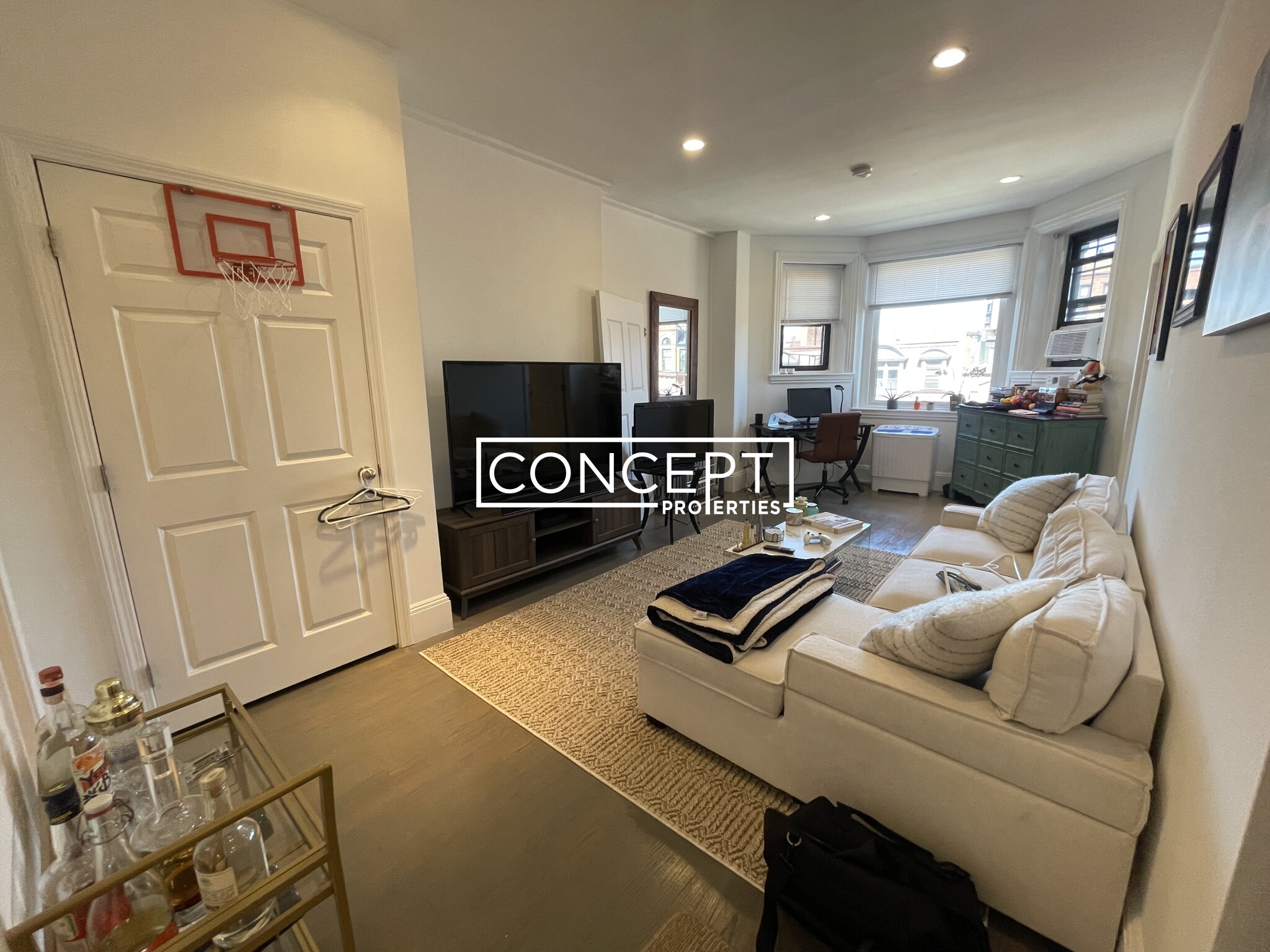 270 Newbury St, Back Bay