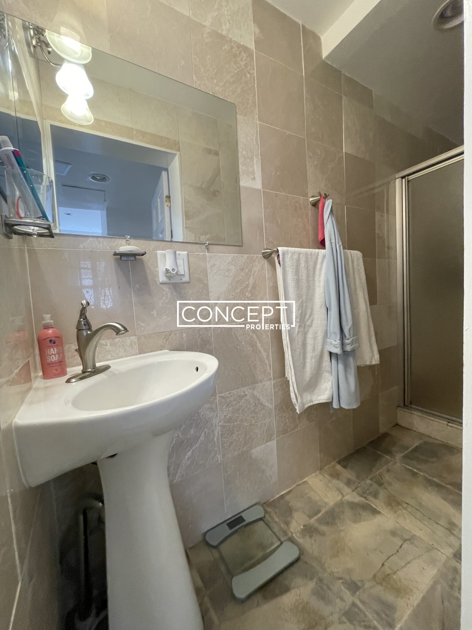 254 Newbury St, Back Bay