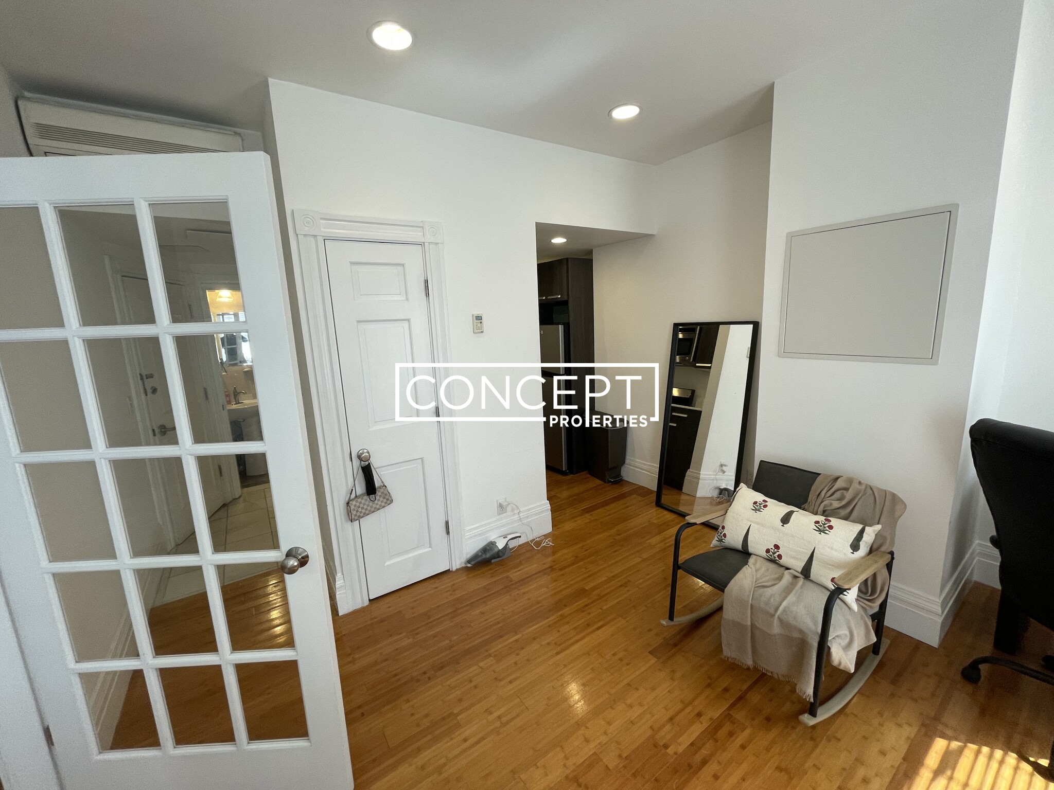 254 Newbury St, Back Bay