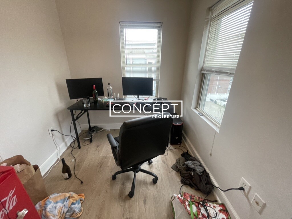 13 Carpenter St, South Boston