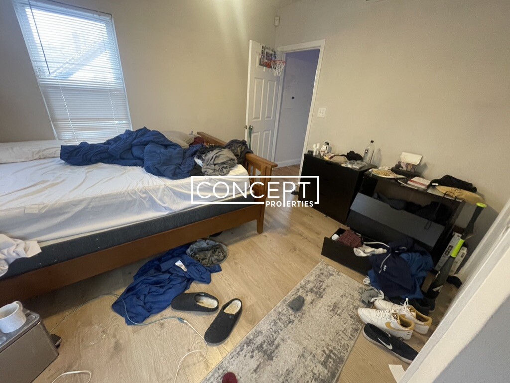 13 Carpenter St, South Boston