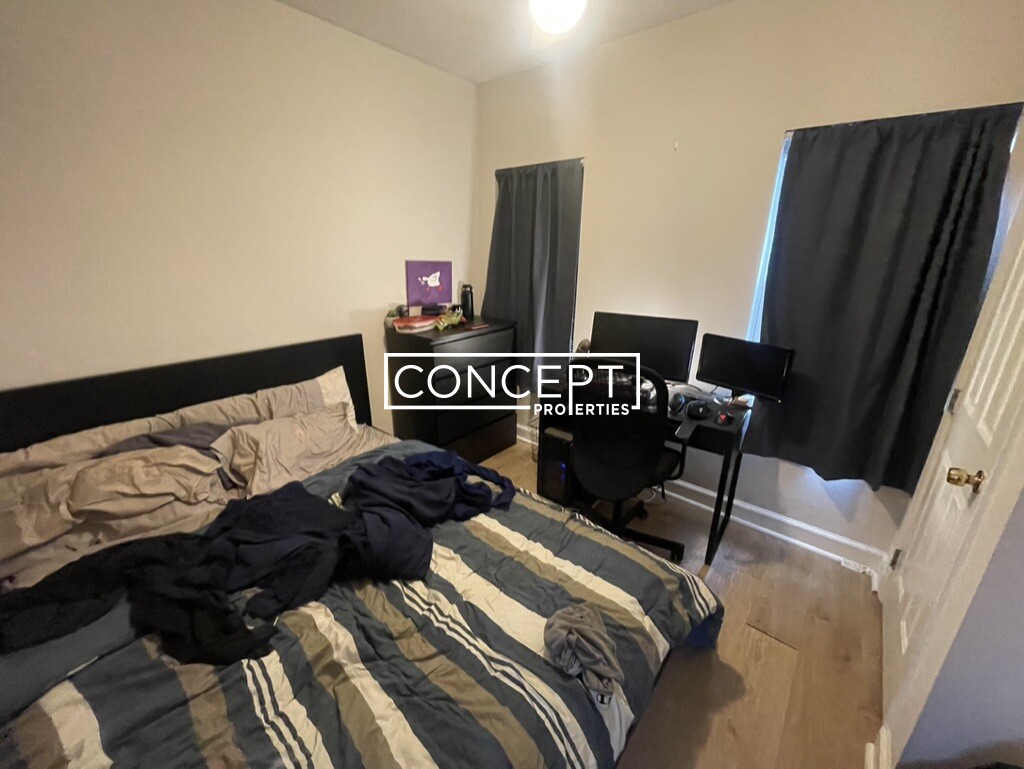 13 Carpenter St, South Boston