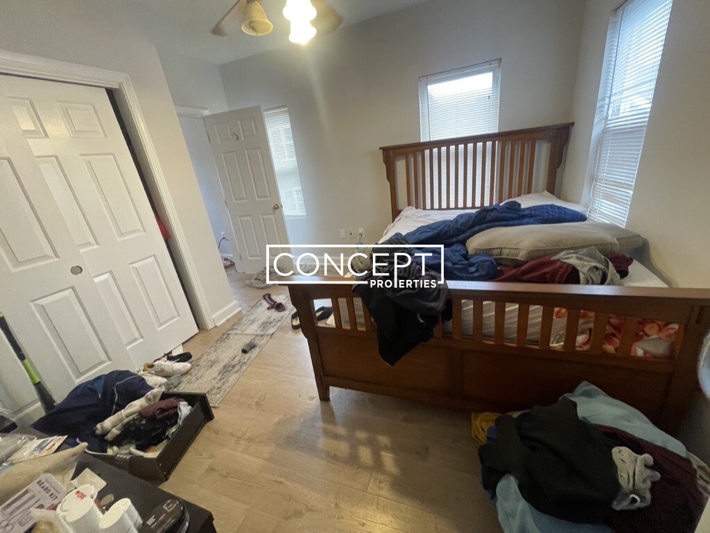 13 Carpenter St, South Boston