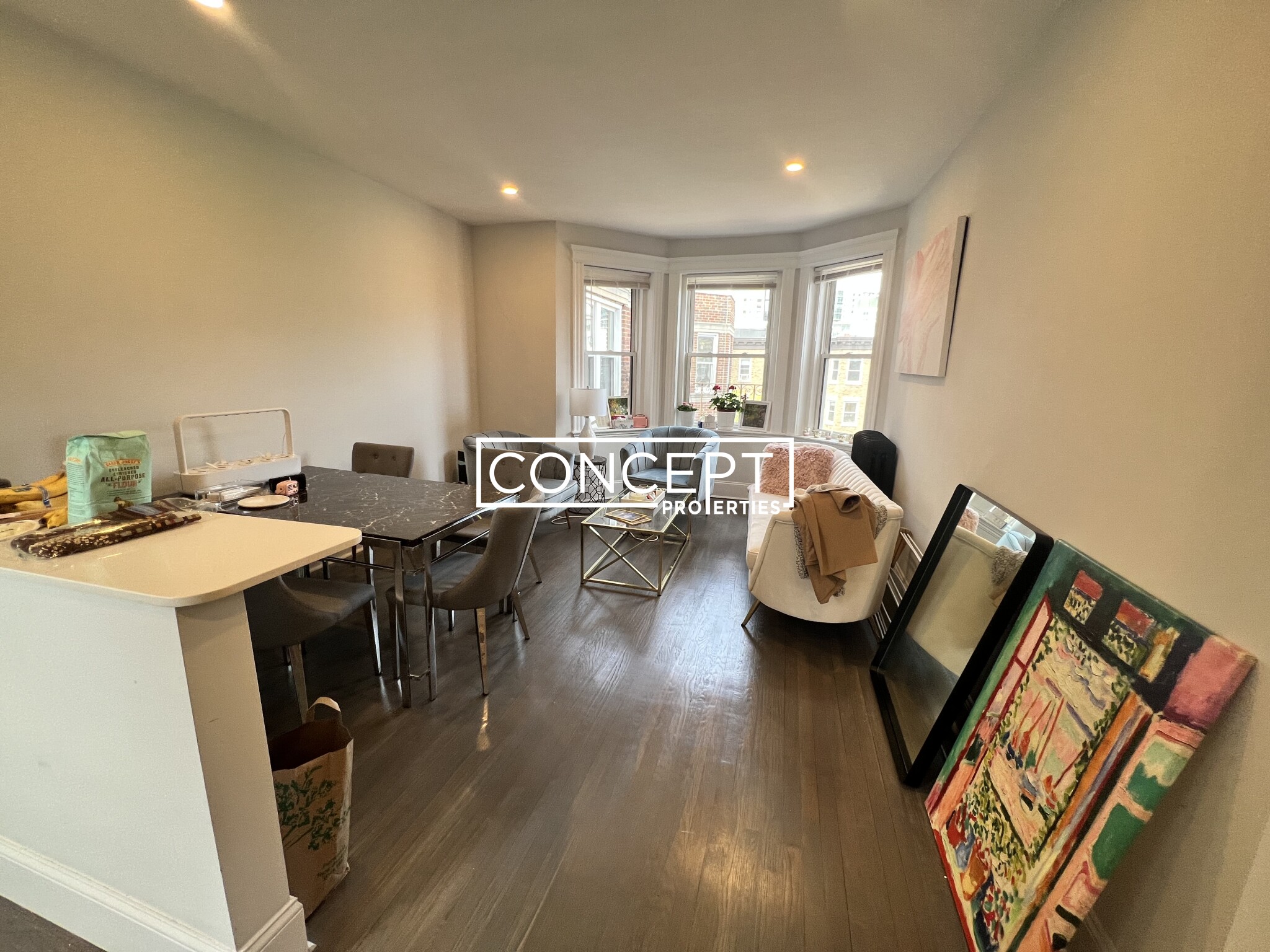 102 Queensberry St, Fenway