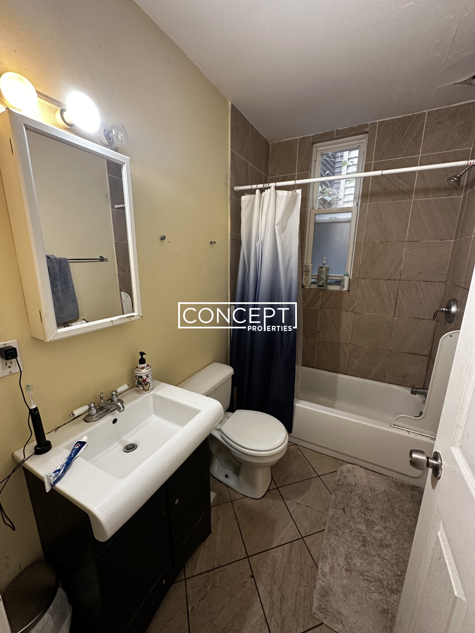 731 Parker St, Mission Hill