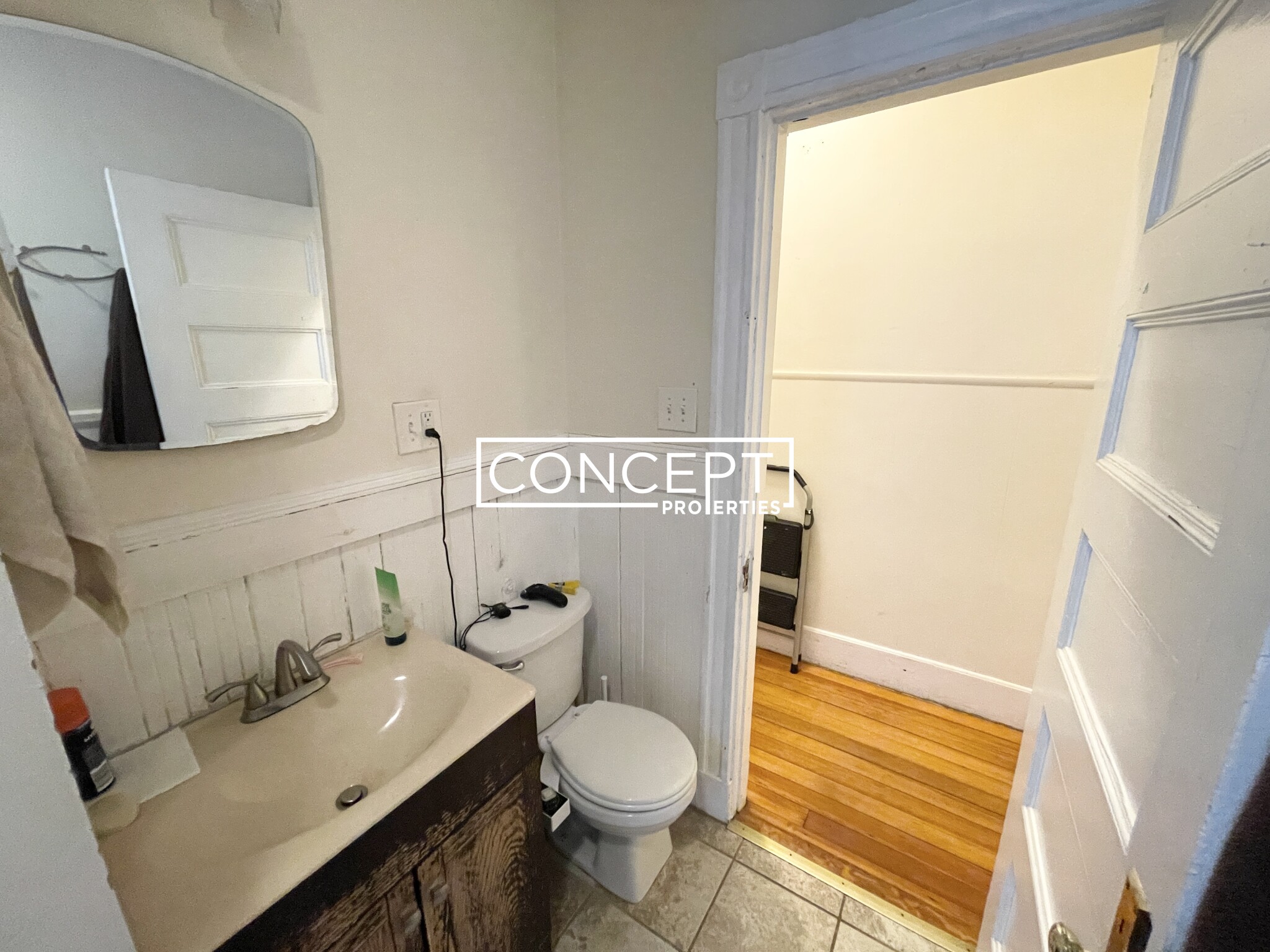 65 Hillside St, Mission Hill