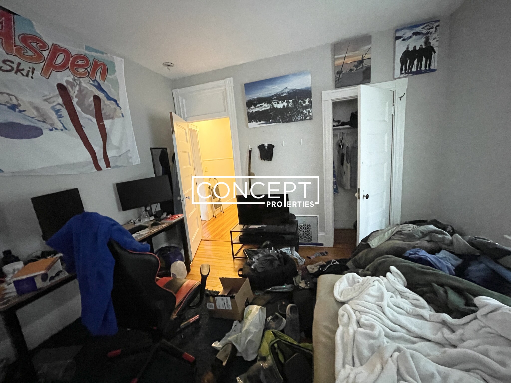 65 Hillside St, Mission Hill