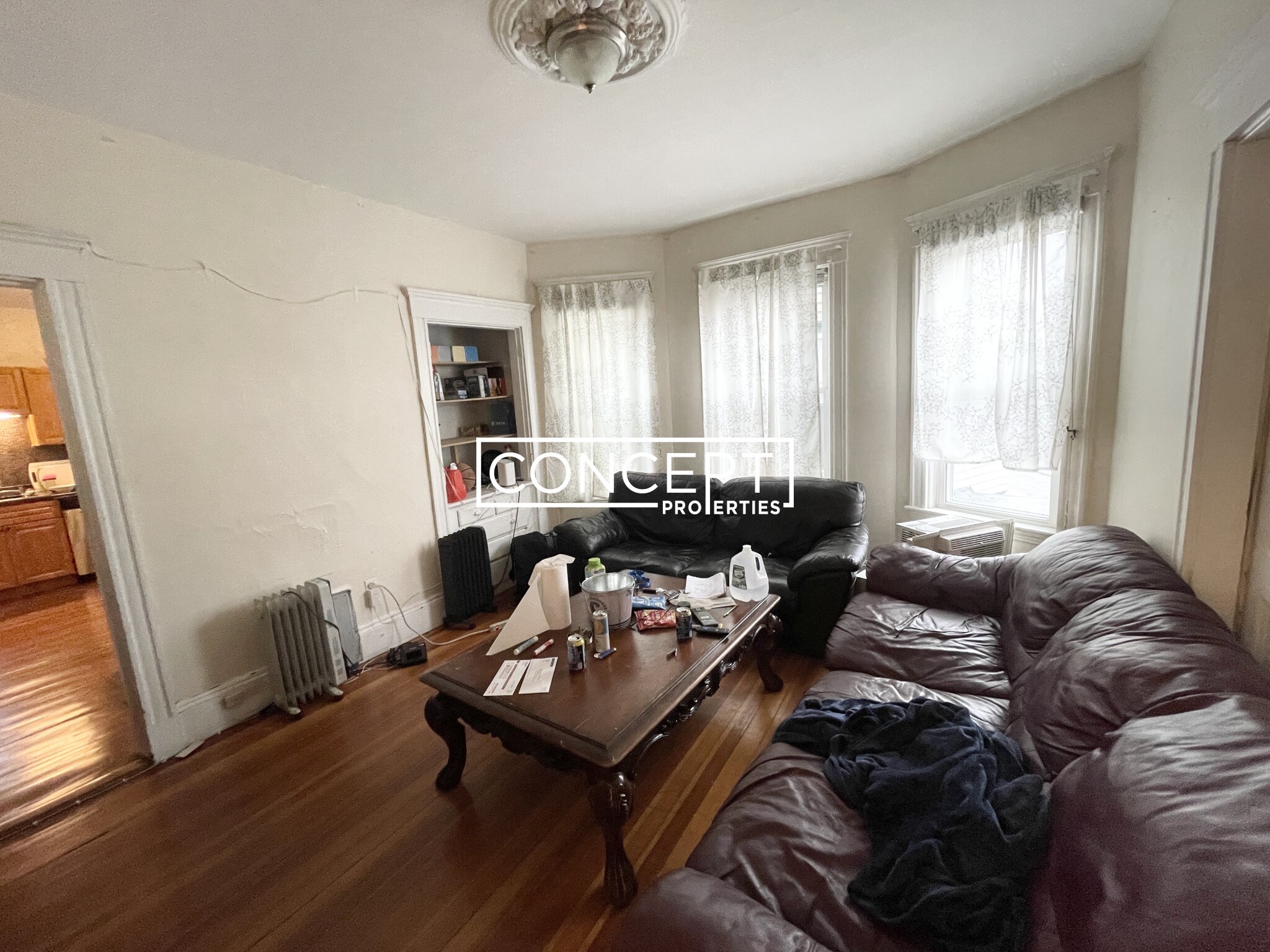 65 Hillside St, Mission Hill