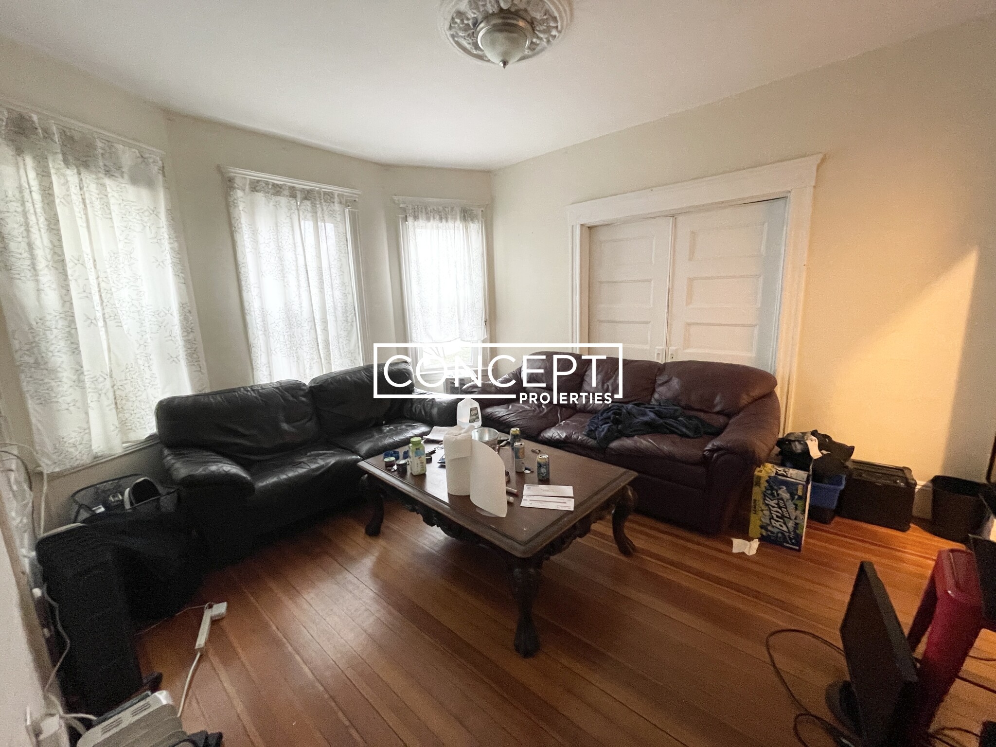 65 Hillside St, Mission Hill