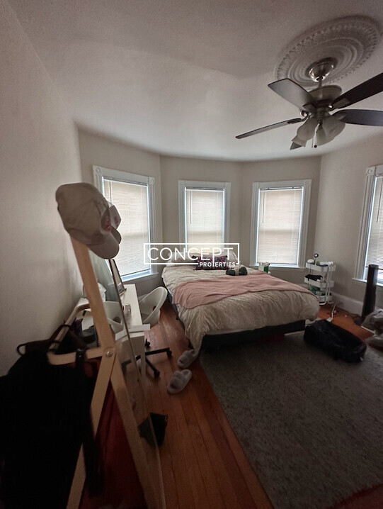 89 Hillside St, Mission Hill