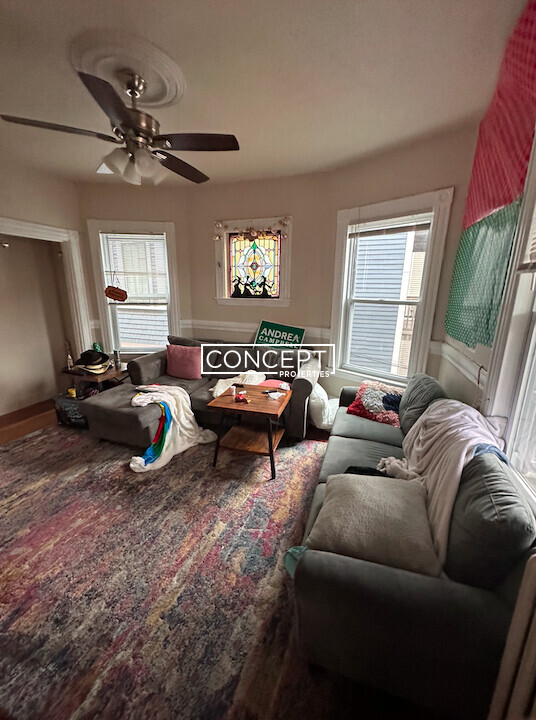 89 Hillside St, Mission Hill