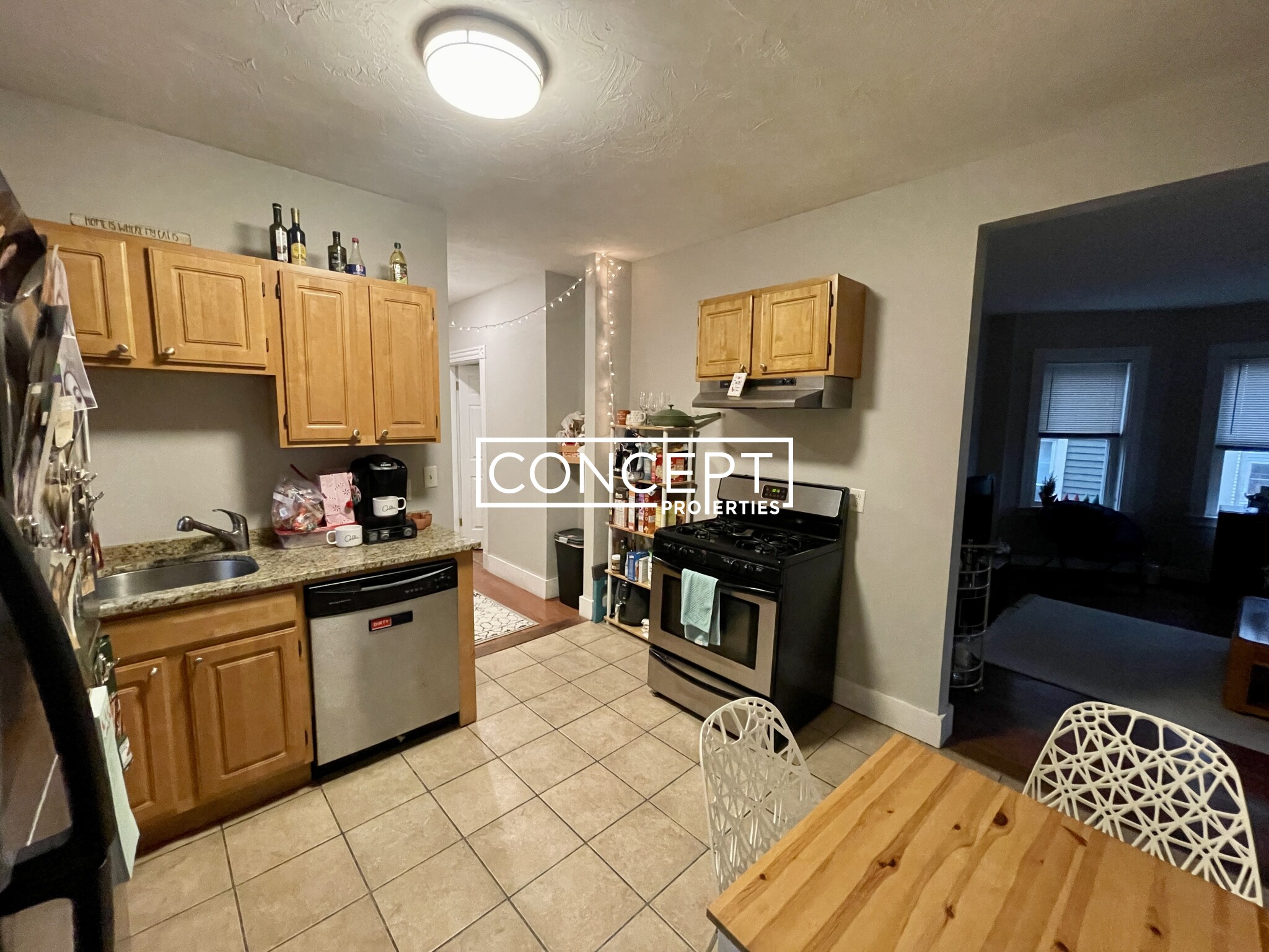 32 Lawn St, Mission Hill