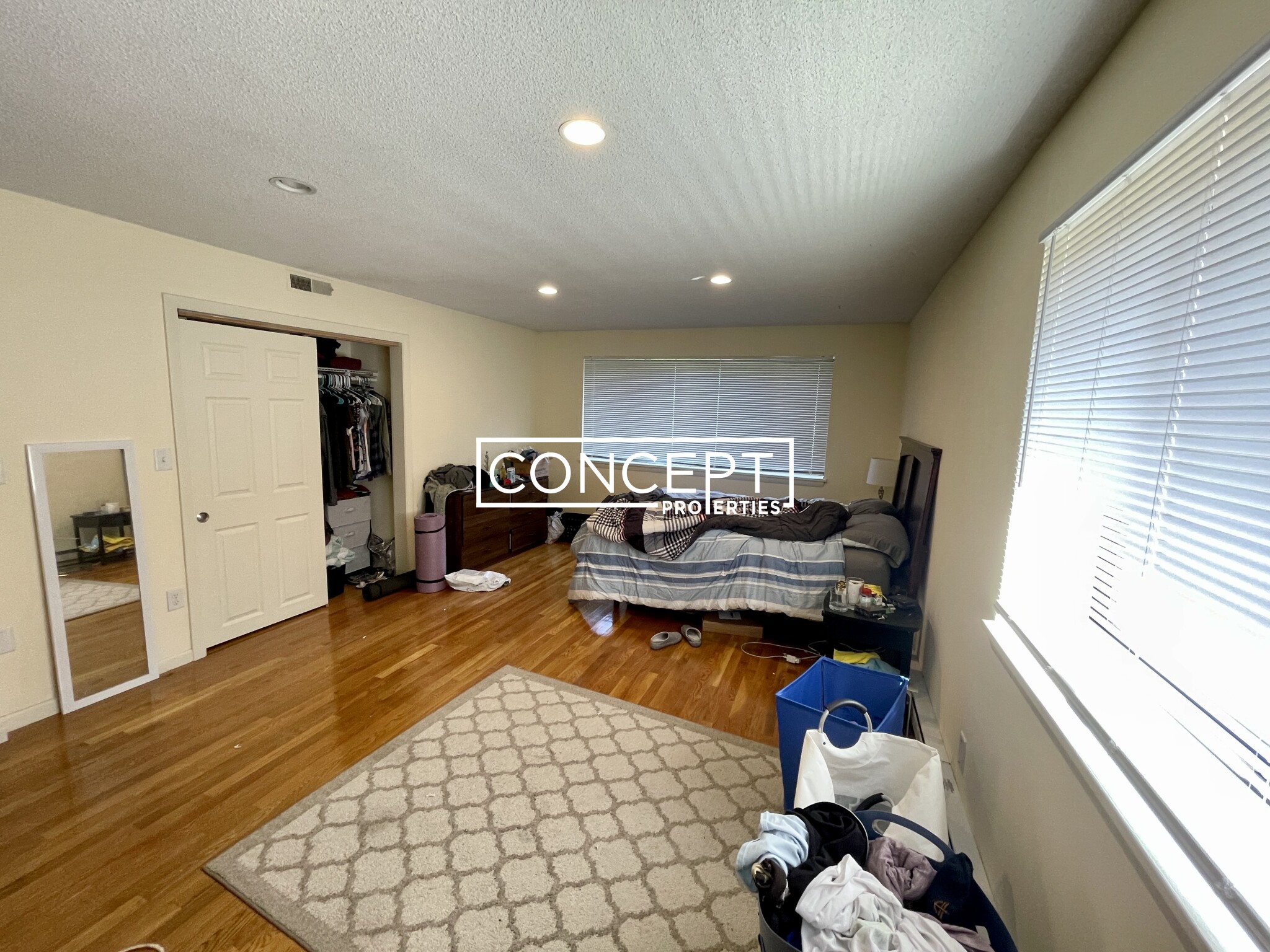 320 Hammond Pond Pkwy, Chestnut Hill