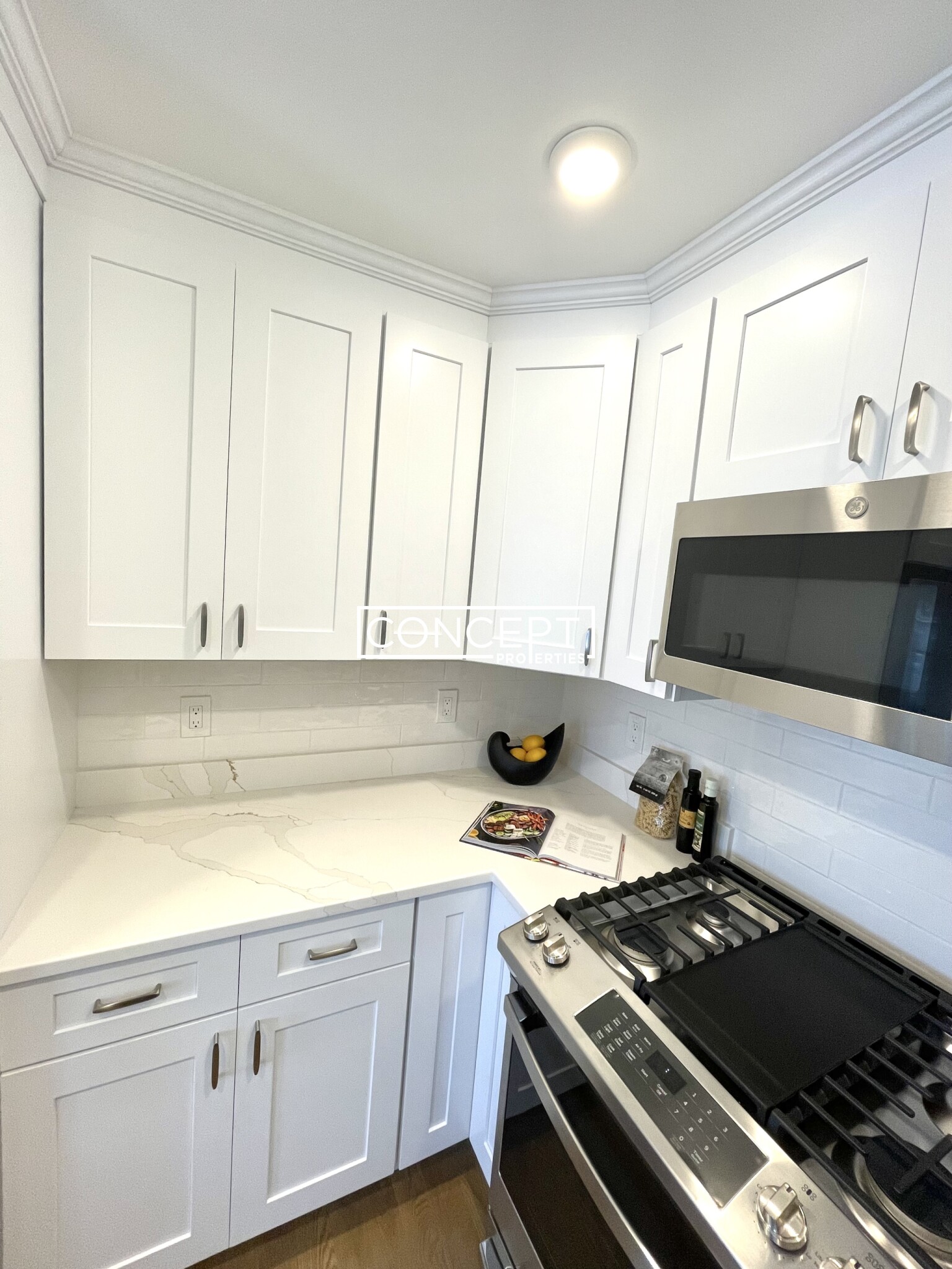 303 Maverick St, East Boston