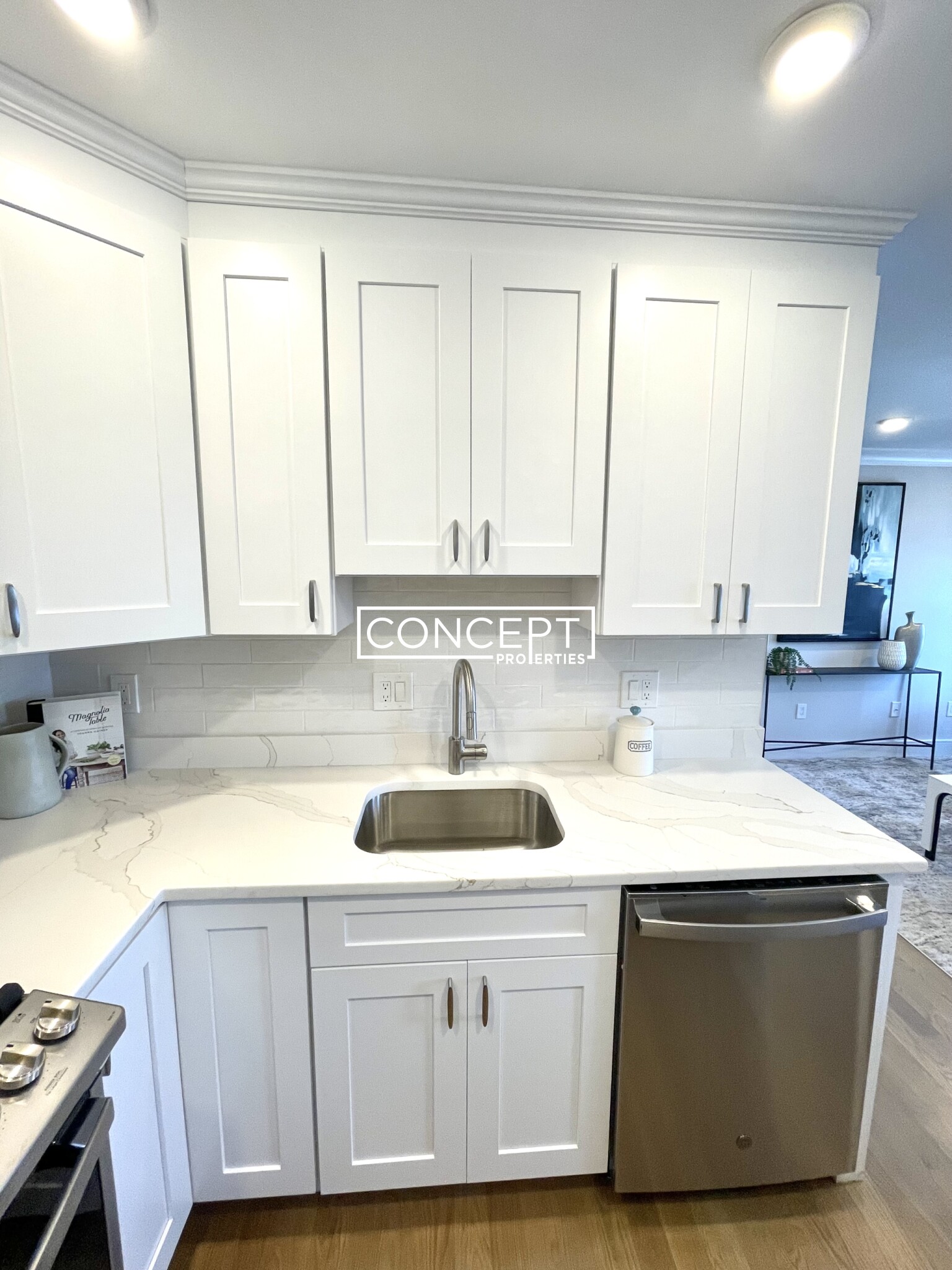 303 Maverick St, East Boston