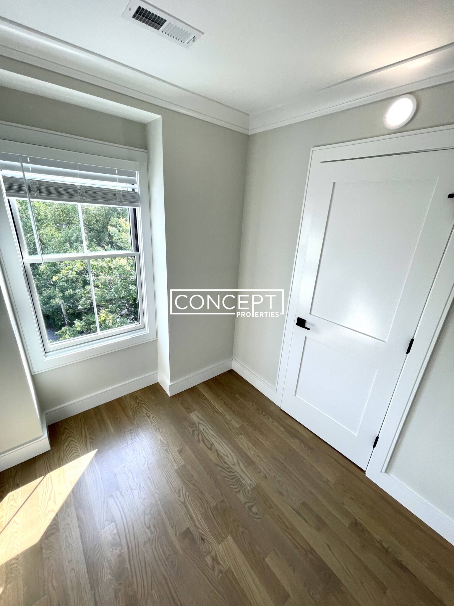 303 Maverick St, East Boston