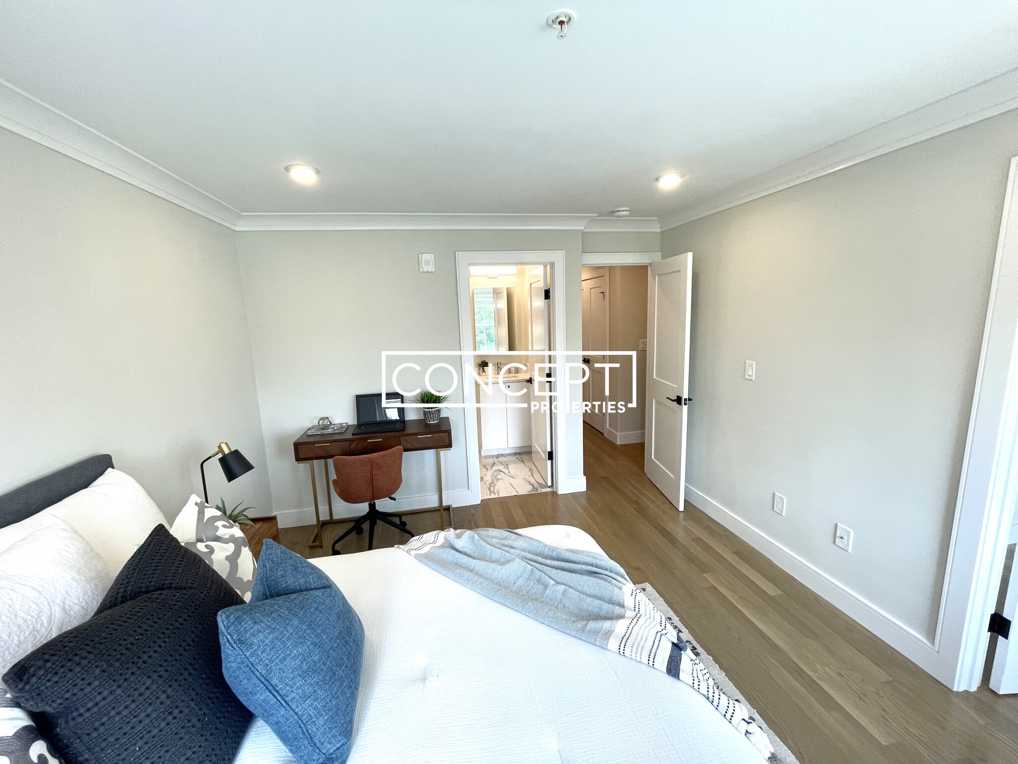 303 Maverick St, East Boston