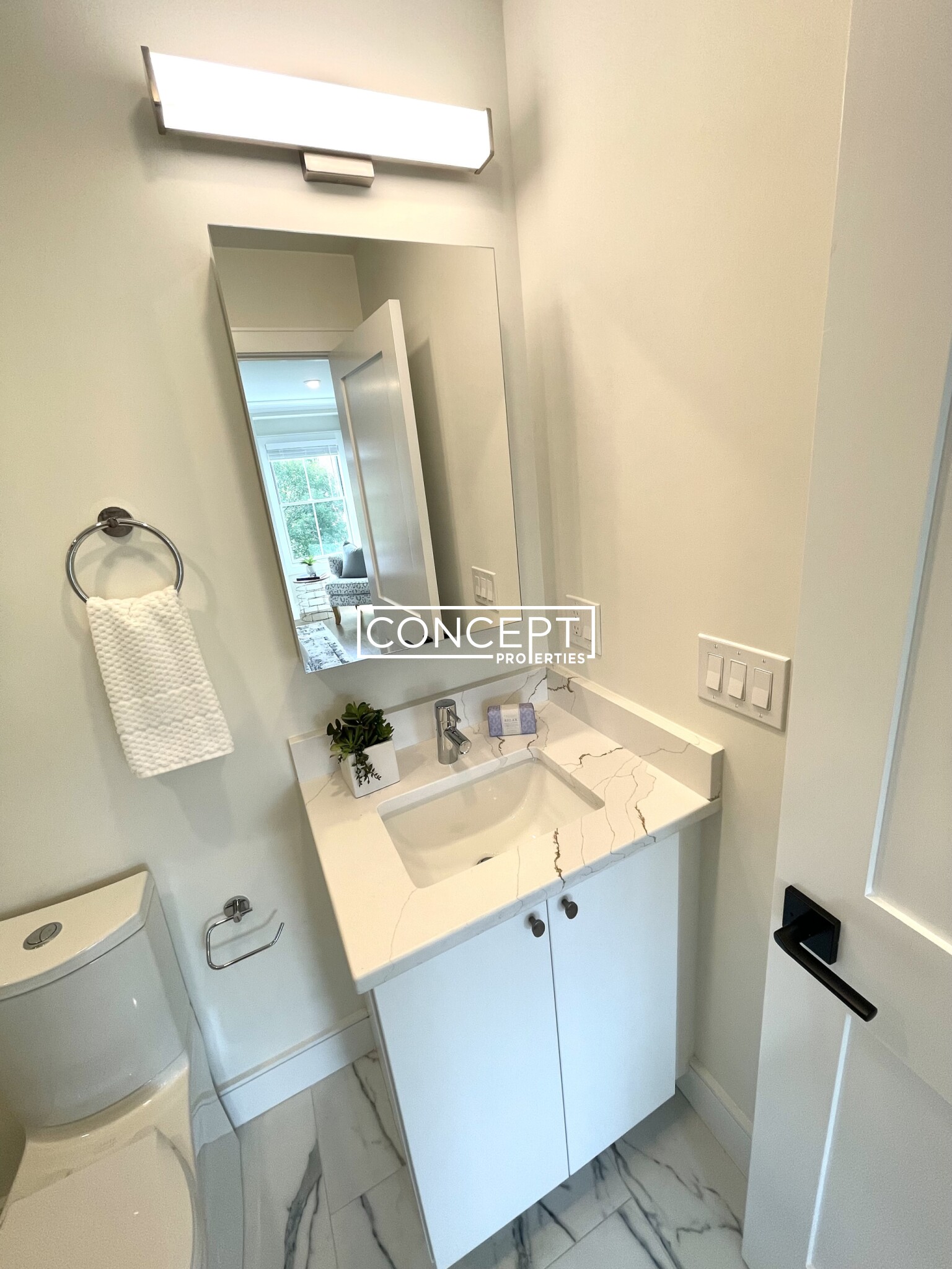 303 Maverick St, East Boston