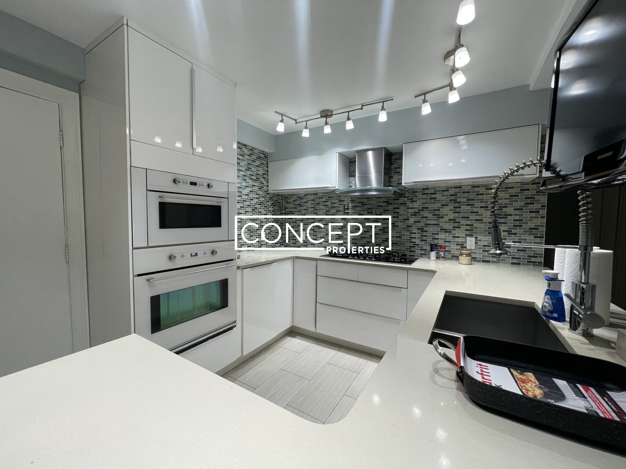 57 Broadlawn Park, Chestnut Hill (Newton)