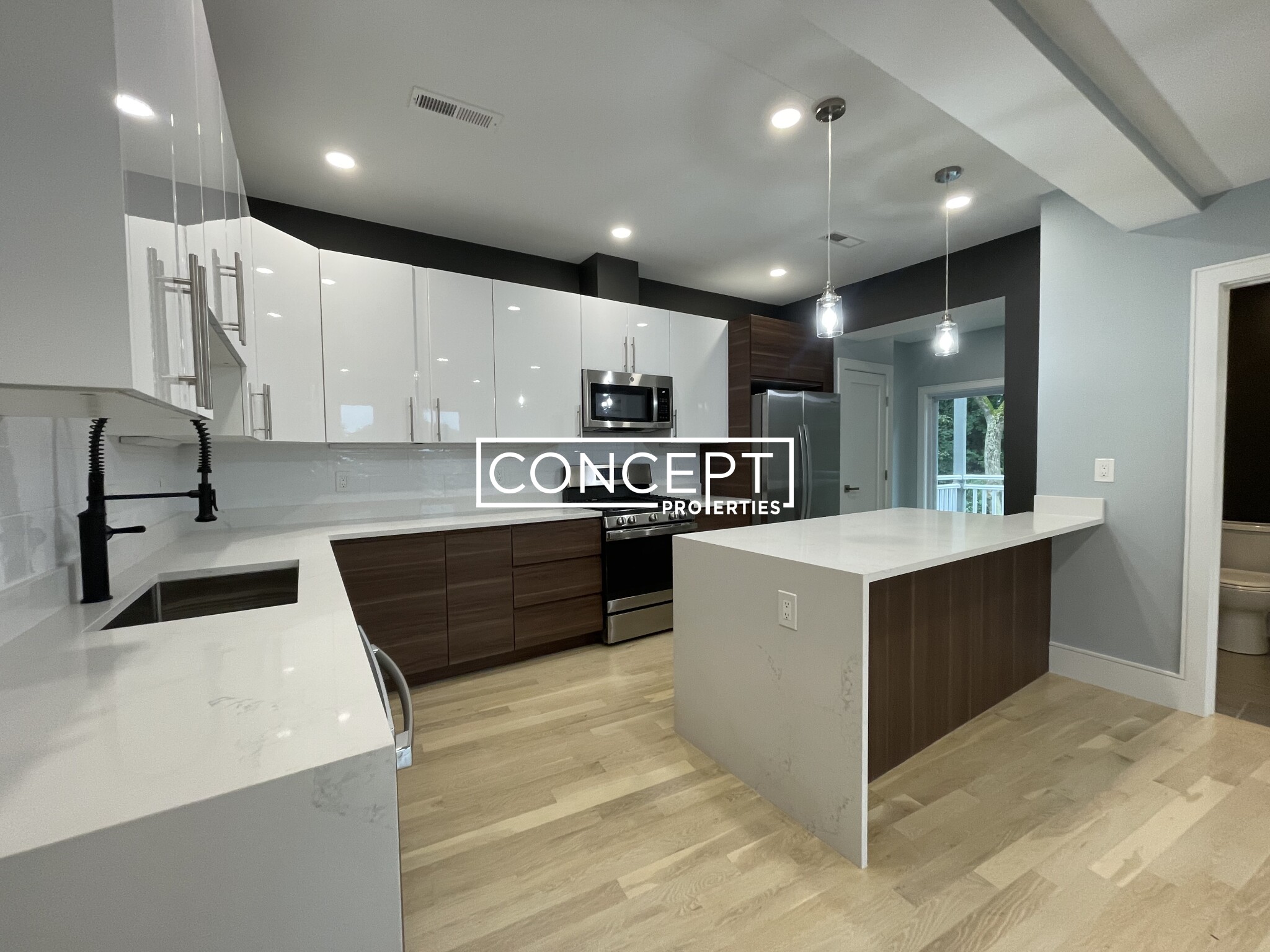 9 University Rd, Coolidge Corner