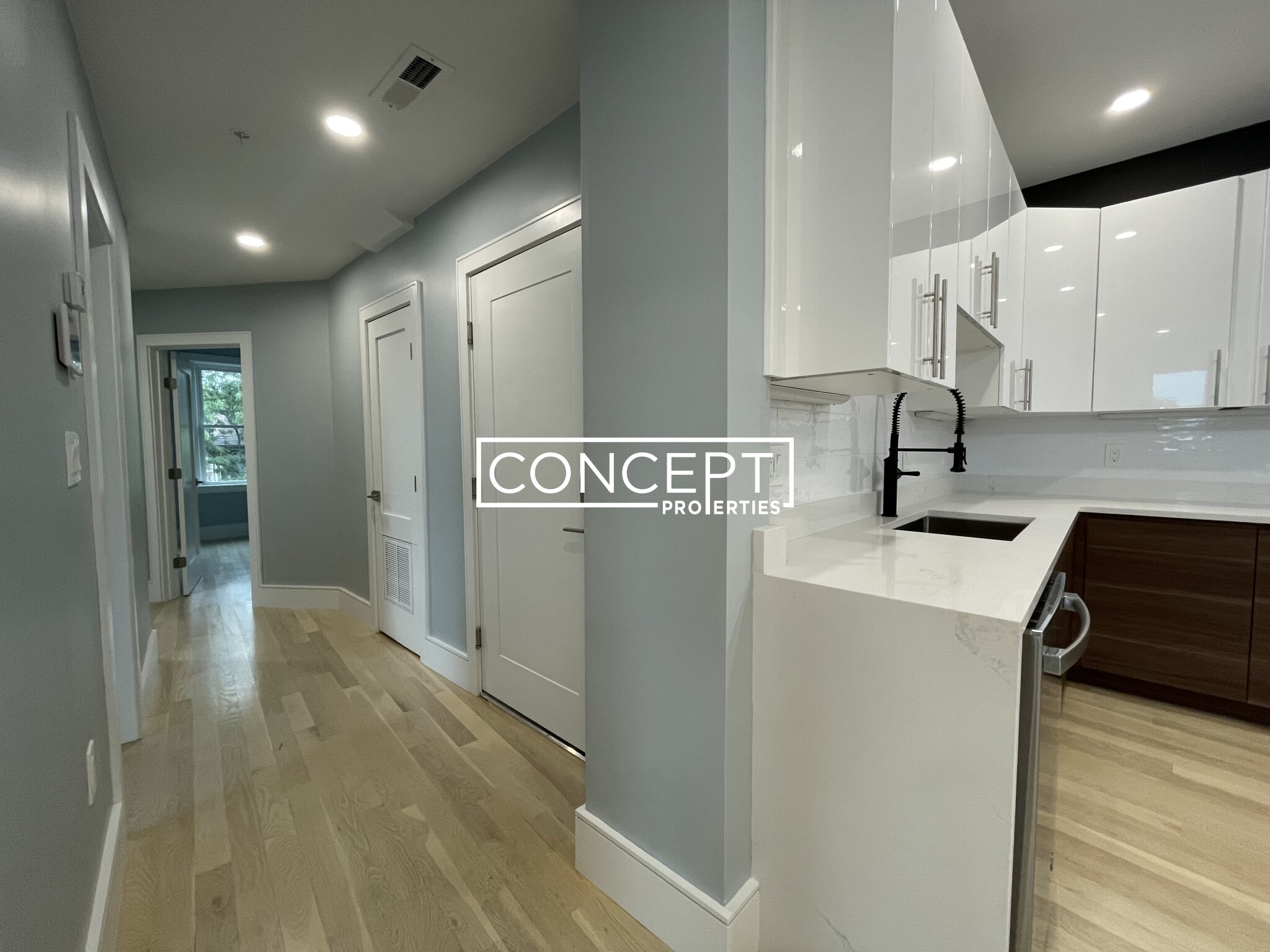 9 University Rd, Coolidge Corner