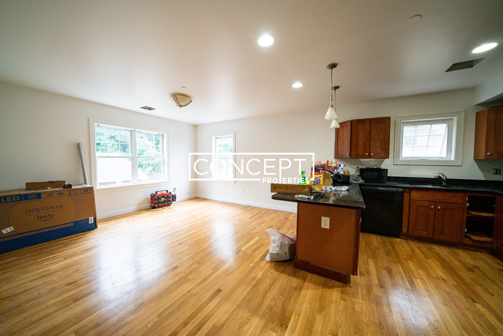 57B Circuit St, Roxbury