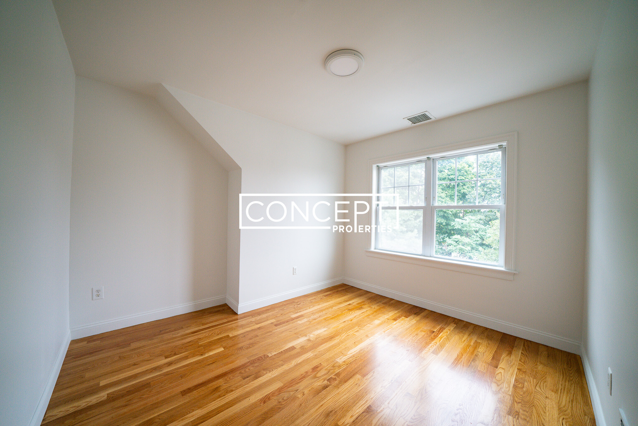 57B Circuit St, Roxbury