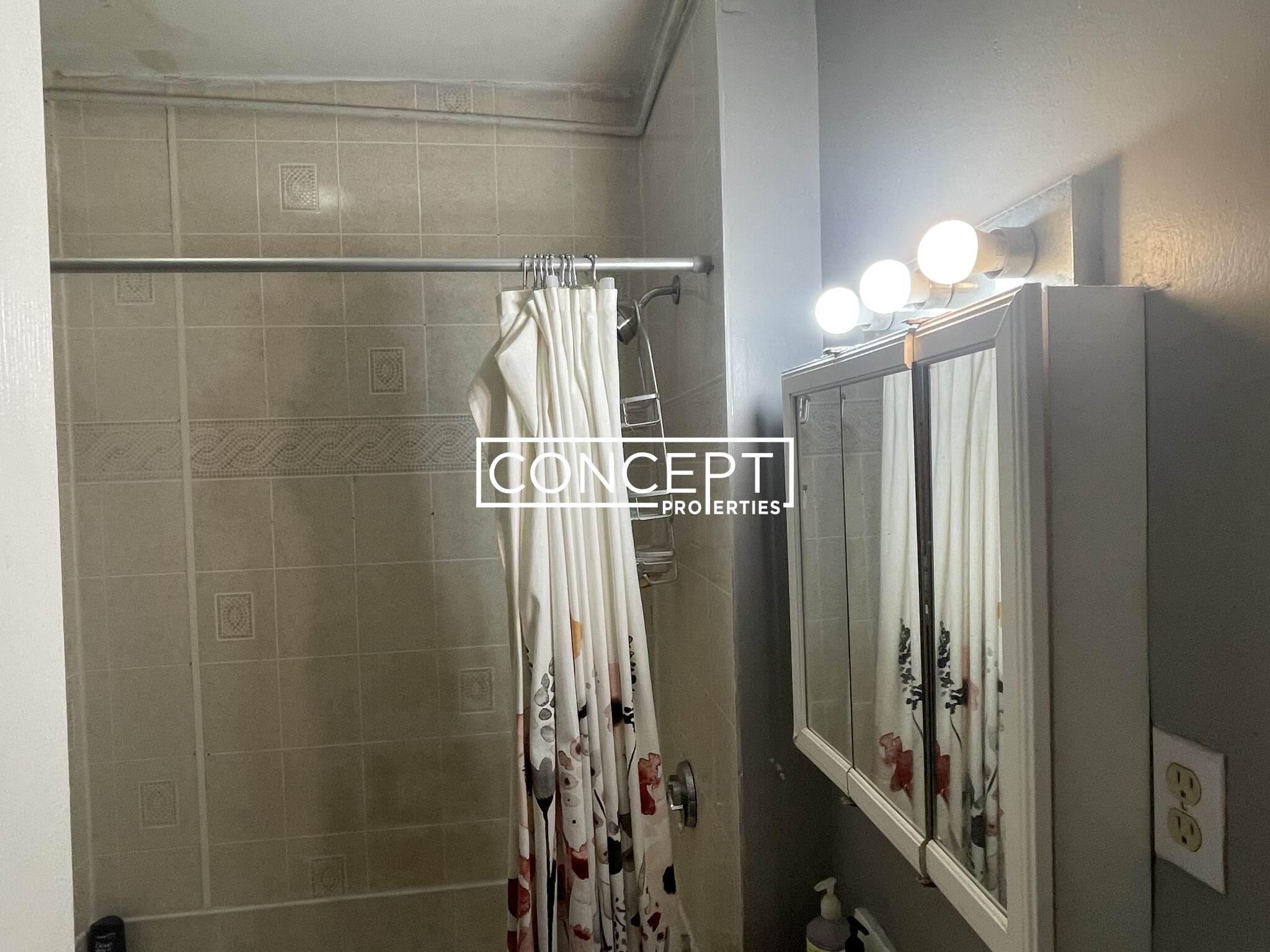 168 Hillside St, Mission Hill