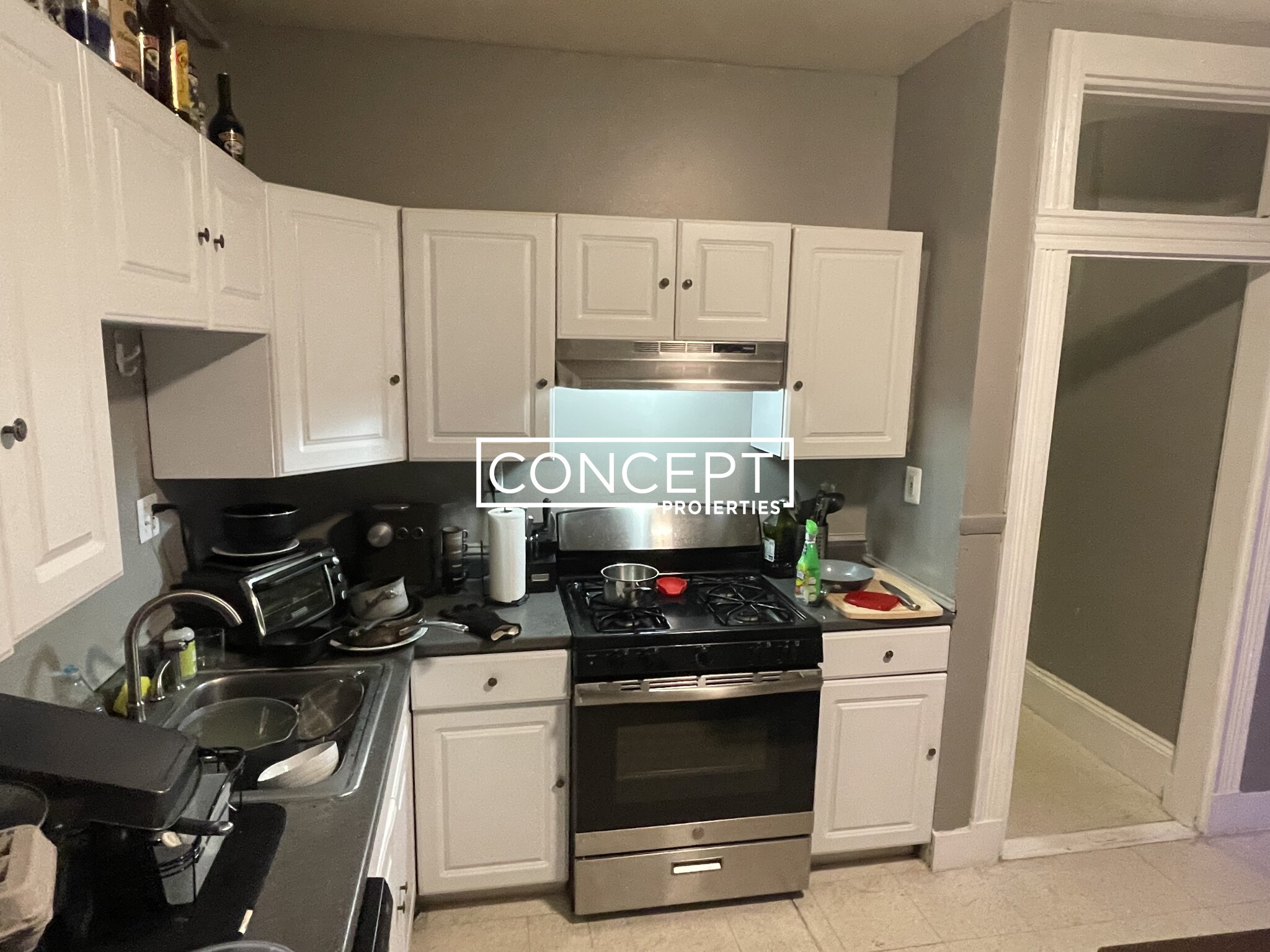 168 Hillside St, Mission Hill