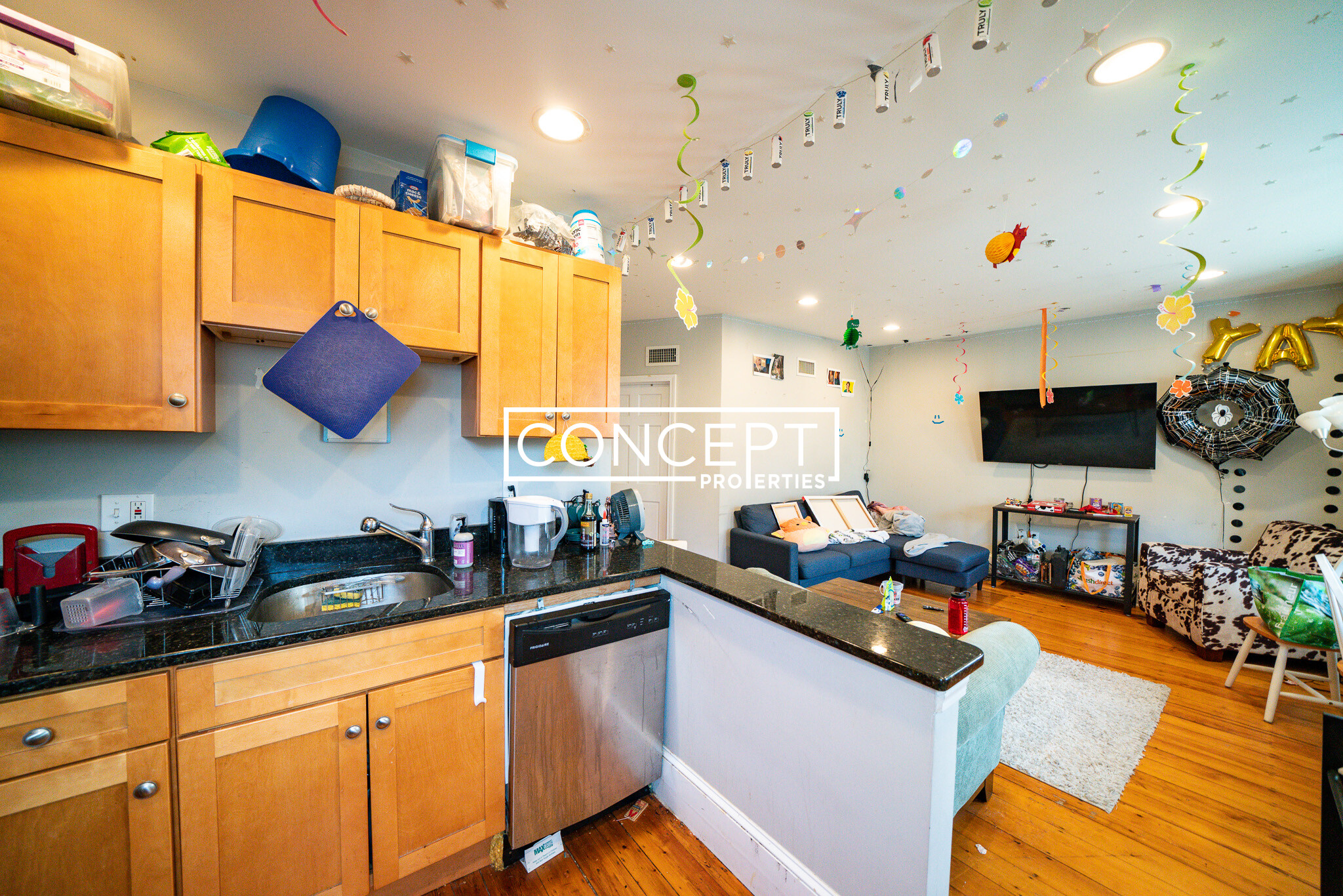 820 Parker St, Mission Hill