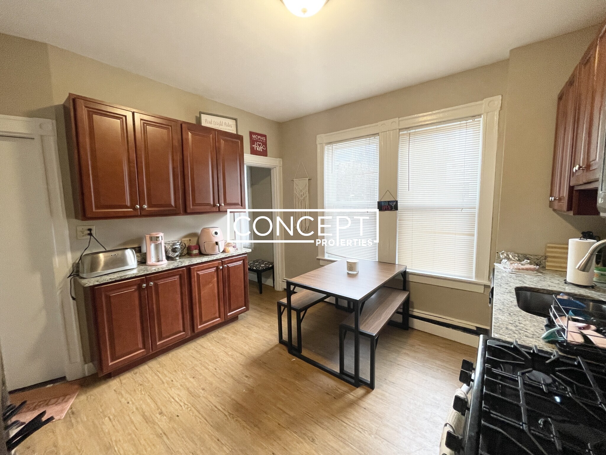 6 Sunset St, Mission Hill