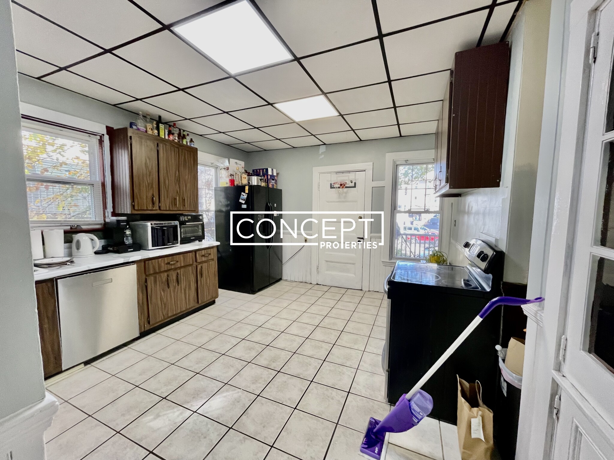 67 Hillside St, Mission Hill