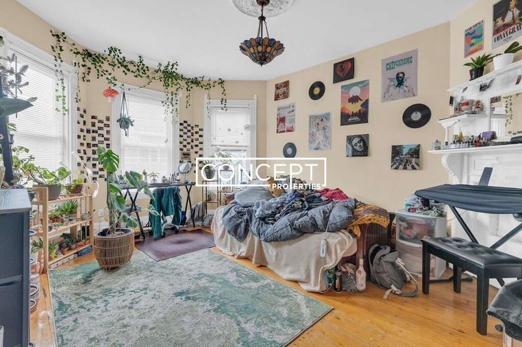 5 Sachem St, Mission Hill