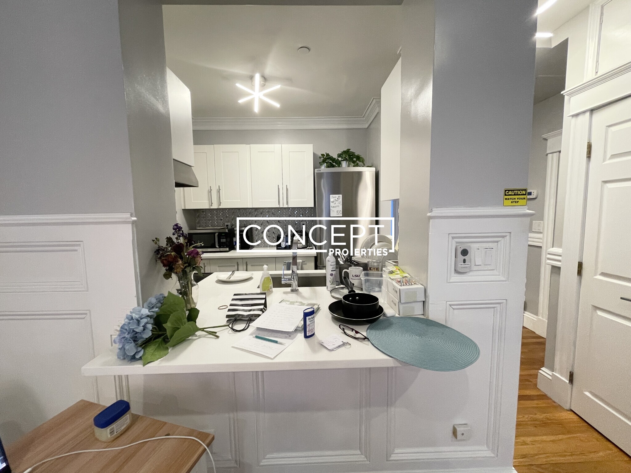 469.2 Massachusetts Ave, South End