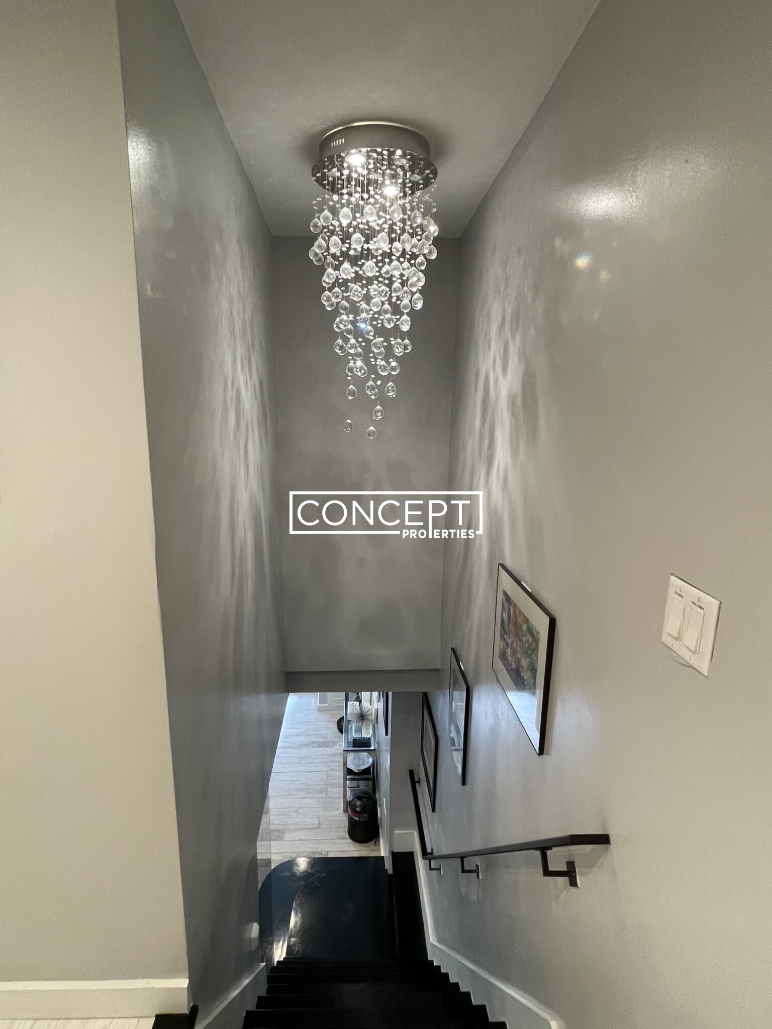 469 Massachusetts Ave, South End