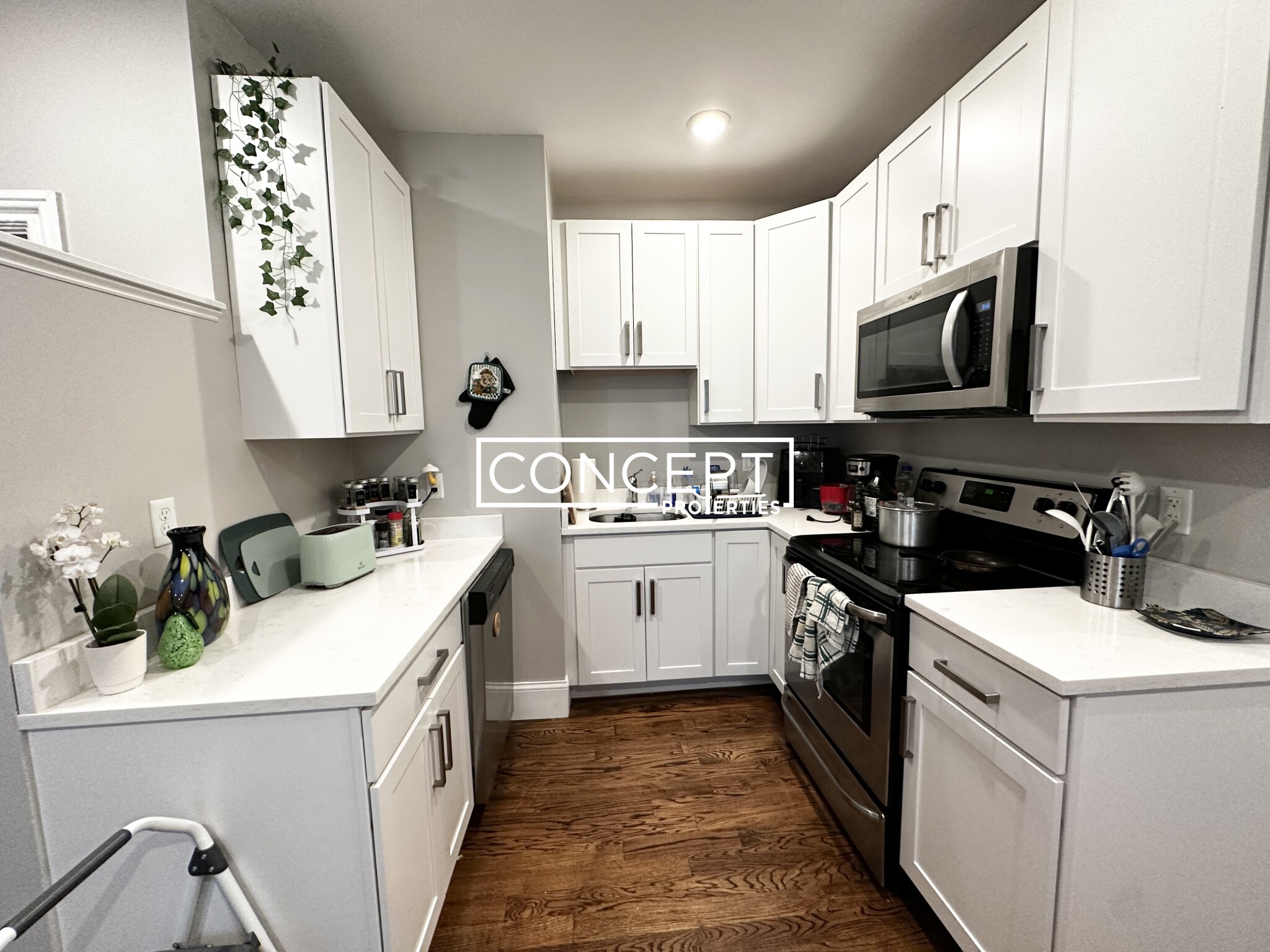 1566 Tremont St, Mission Hill