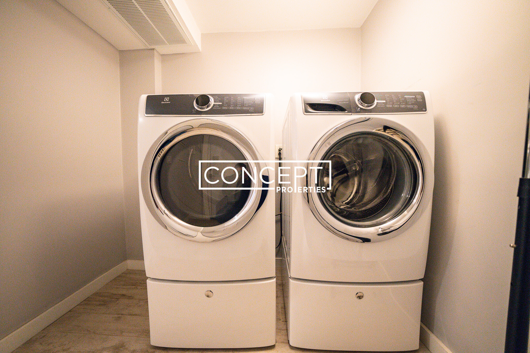 469.1 Massachusetts Ave, South End