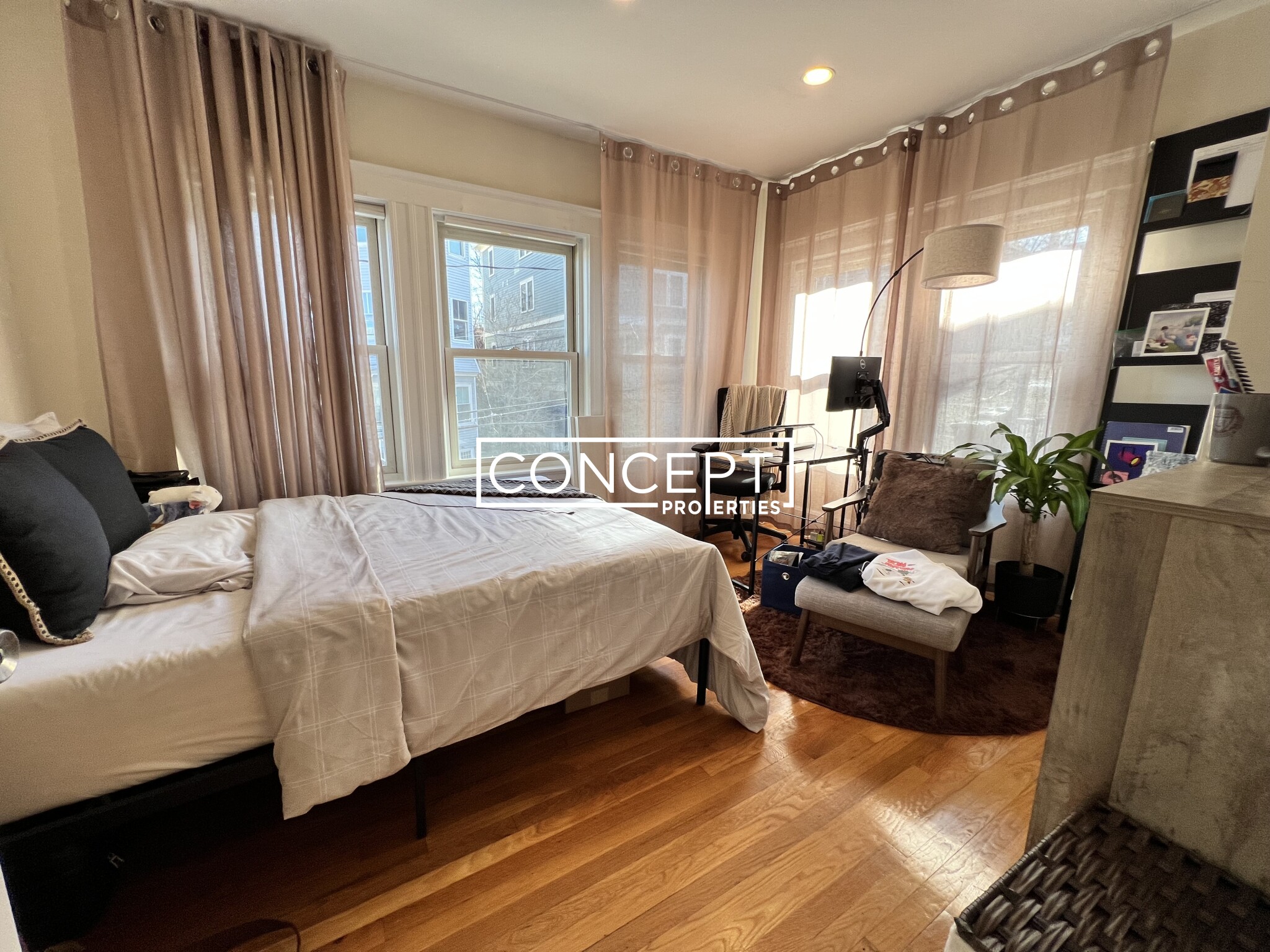 15.1 Sunset St, Mission Hill