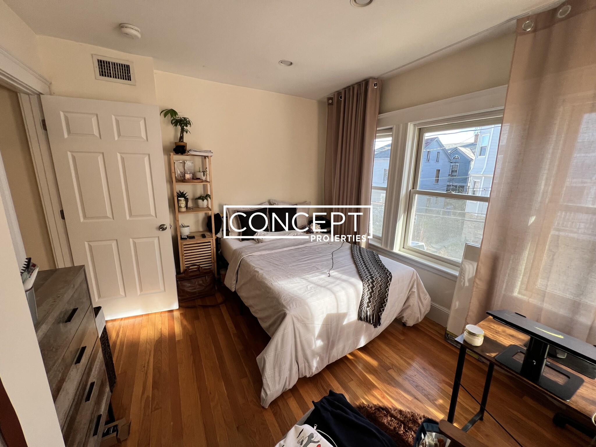 15.1 Sunset St, Mission Hill