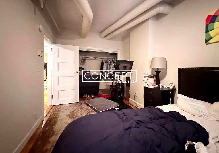 206 Commonwealth Ave, Back Bay