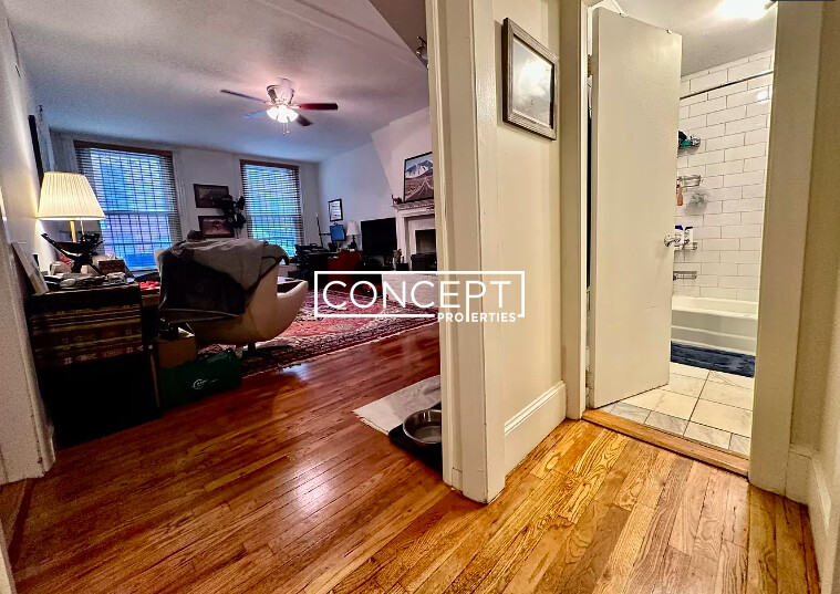 206 Commonwealth Ave, Back Bay