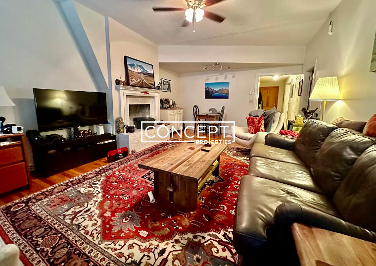 206 Commonwealth Ave, Back Bay