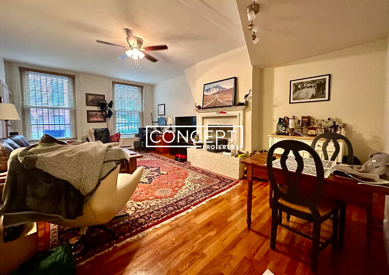 206 Commonwealth Ave, Back Bay