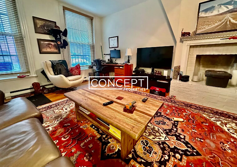 206 Commonwealth Ave, Back Bay