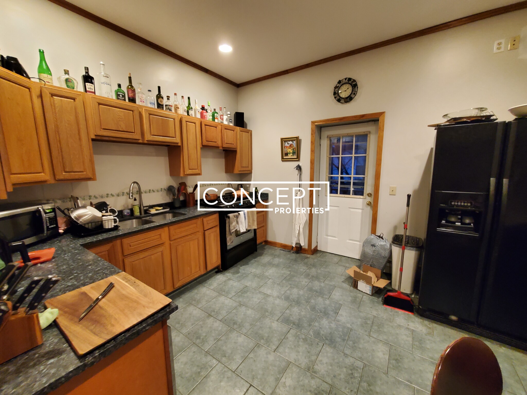 8 Centre St, Roxbury