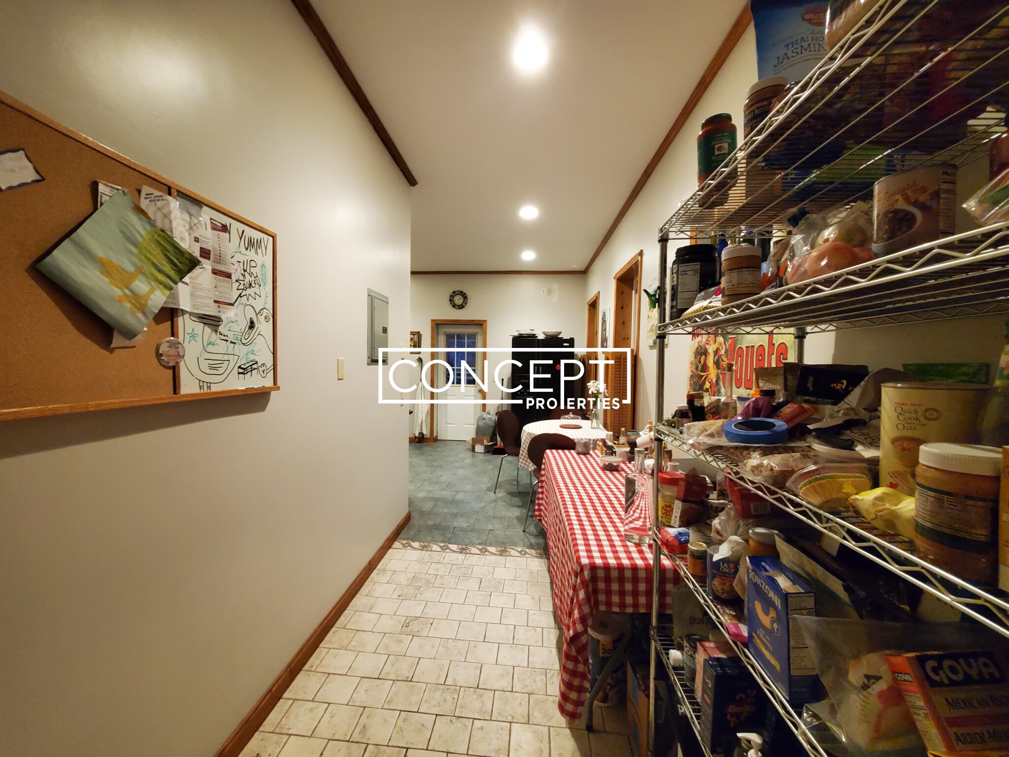 8 Centre St, Roxbury