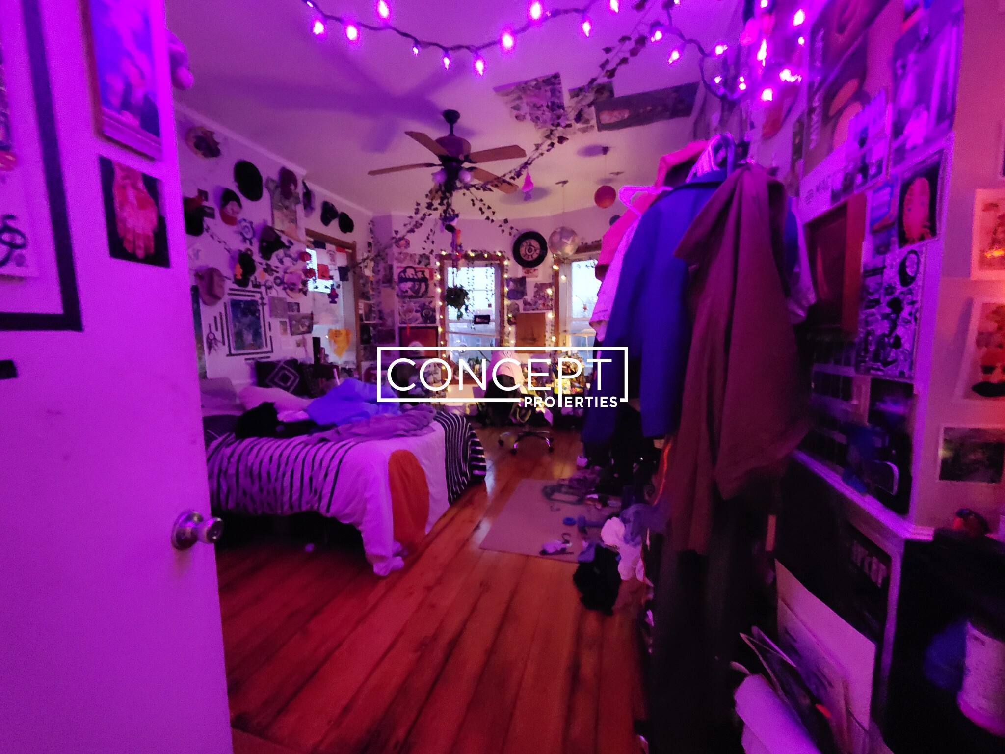 8 Centre St, Roxbury